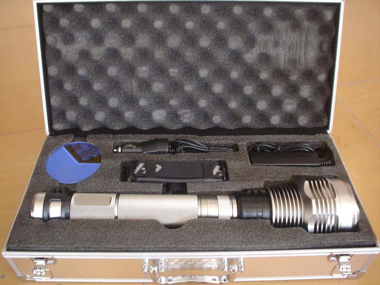 HID flashlight