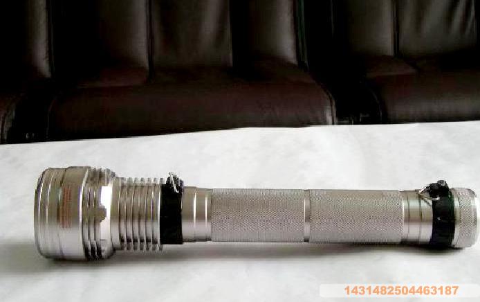 HID flashlight
